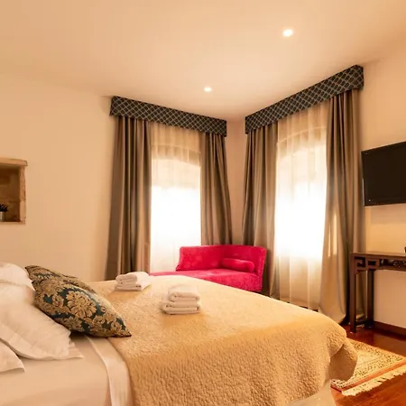 Heritage Apolon Bed and Breakfast