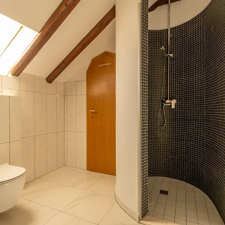 ベッド・アンド・ブレックファスト B＆b ヘリテージ アポロン スタリー・グラード