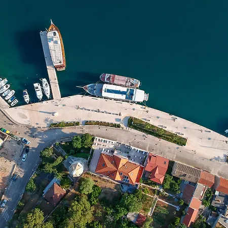 B＆b ヘリテージ アポロン 4* スタリー・グラード