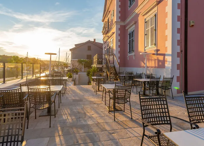 Heritage Apolon Стари Град